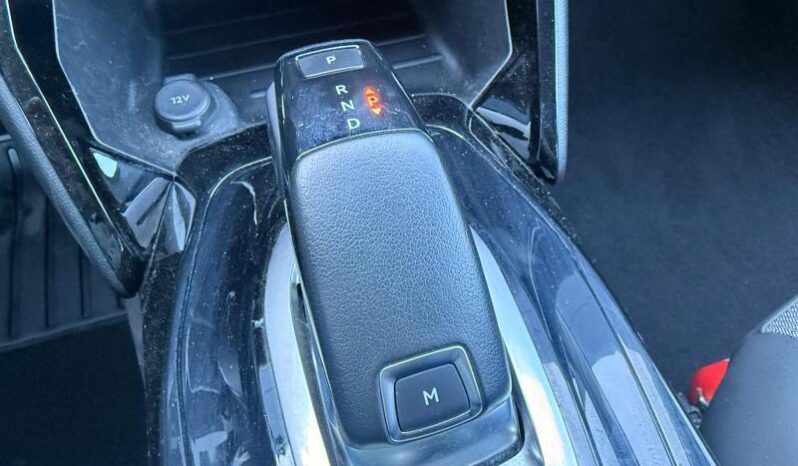 Peugeot 208 Allure / EAT8 / Carplay complet