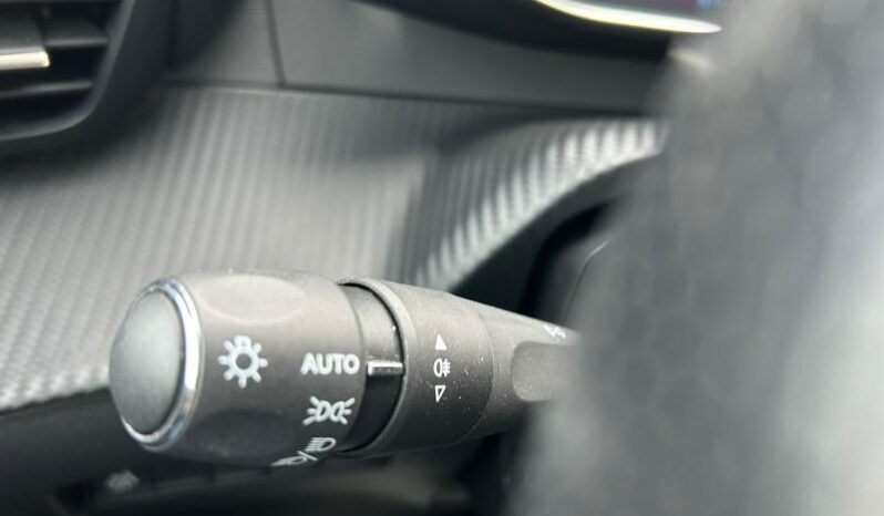 Peugeot 208 GT / EAT8 / Cuir! / Pano complet