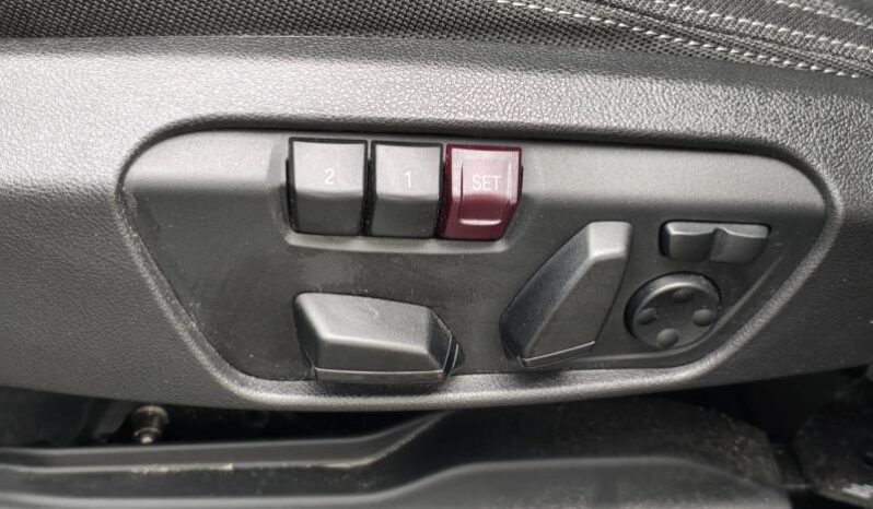 BMW Serie X X1 Sport Line / Auto / 18d complet