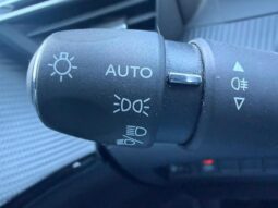 Peugeot 208 Allure / EAT8 / Carplay complet