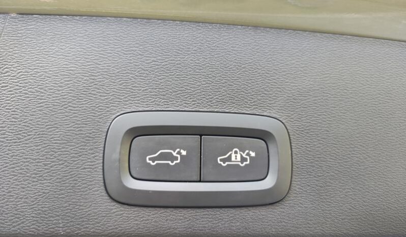 Volvo XC40 B3 / Mild Hybrid / Core complet