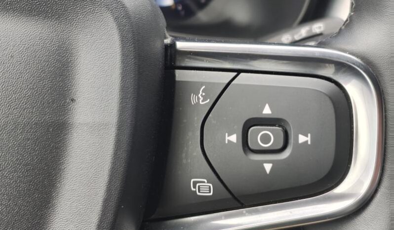 Volvo XC40 B3 / Mild Hybrid / Core complet