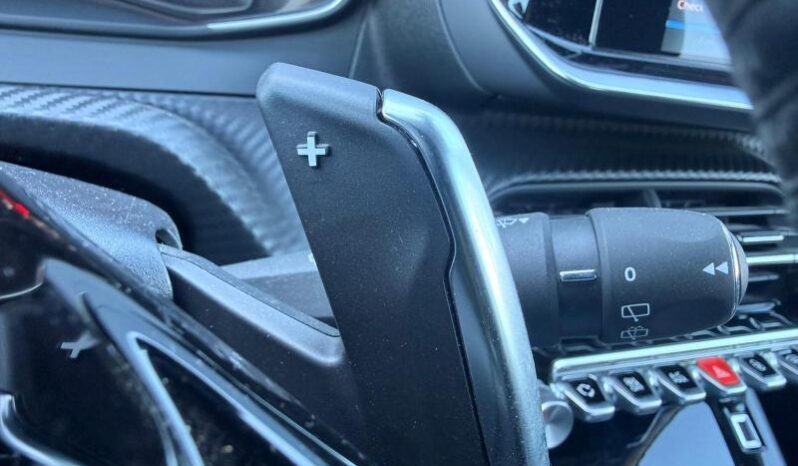 Peugeot 208 Allure / EAT8 / Carplay complet