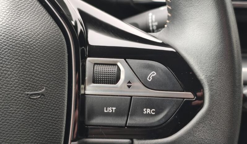 Peugeot 5008 Style / 7 places / 1.5 BlueHDI complet