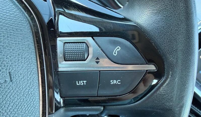 Peugeot 2008 Active / sièges chauffants / 130ch complet