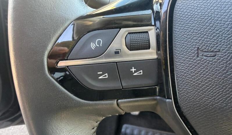 Peugeot 208 Allure / GPS / Carplay complet