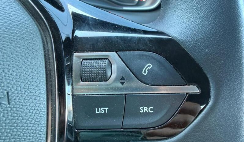 Peugeot 208 Allure / EAT8 / Carplay complet