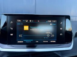 Peugeot 2008 Active / sièges chauffants / 130ch complet
