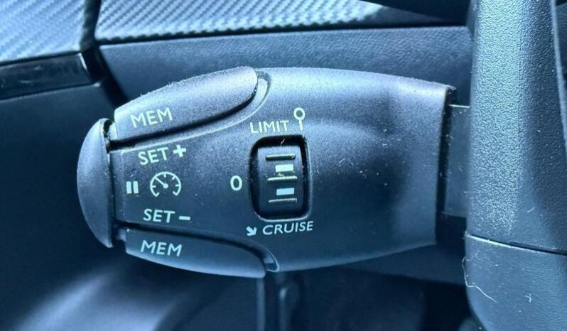 Peugeot 2008 Active / sièges chauffants / 130ch complet