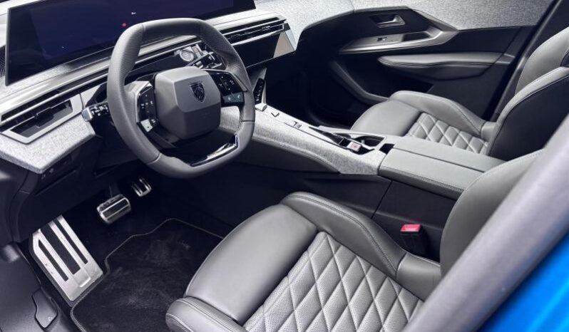 Peugeot 3008 325 Dual Motor / Launch Edition complet