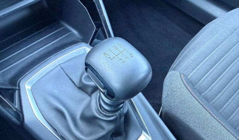 Peugeot 2008 Active / sièges chauffants / 130ch complet