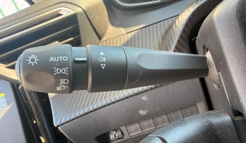 Peugeot 208 Allure / GPS / Carplay complet