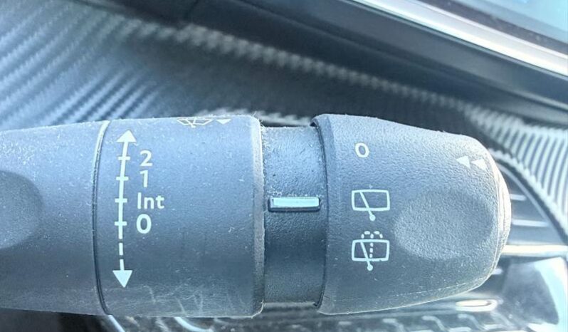 Peugeot 208 Active / 100ch / Carplay complet