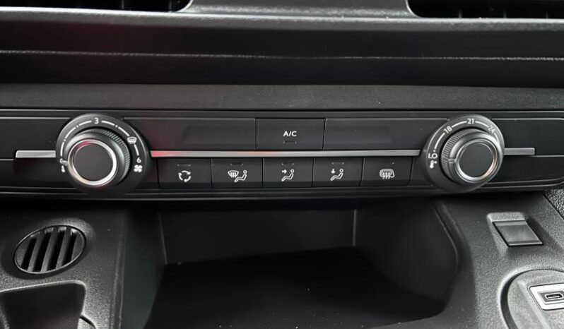 Peugeot Partner LIGHT STANDARD / EAT8 / 130ch complet