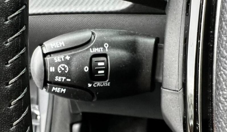 Peugeot 208 Allure / MHEV / E-DSC6 complet