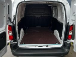 Peugeot Partner LIGHT STANDARD / EAT8 / 130ch complet
