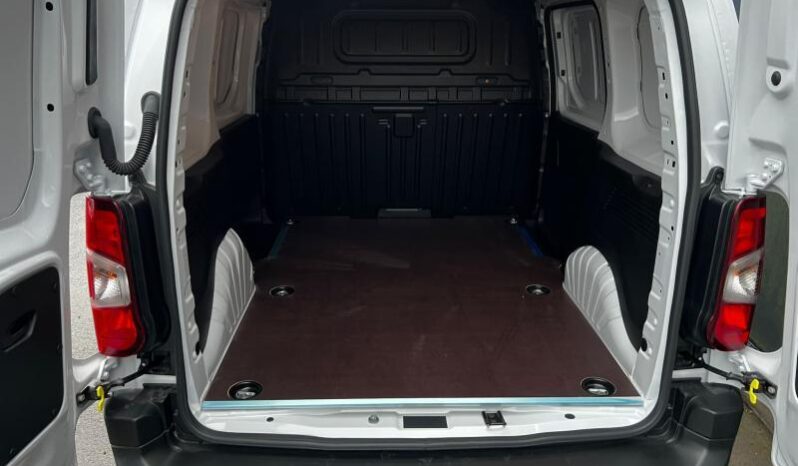 Peugeot Partner LIGHT STANDARD / EAT8 / 130ch complet