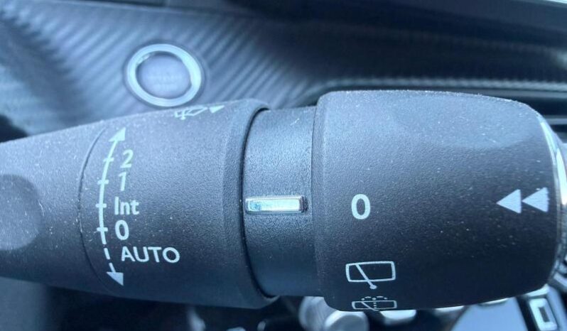 Peugeot 208 Allure / EAT8 / Carplay complet