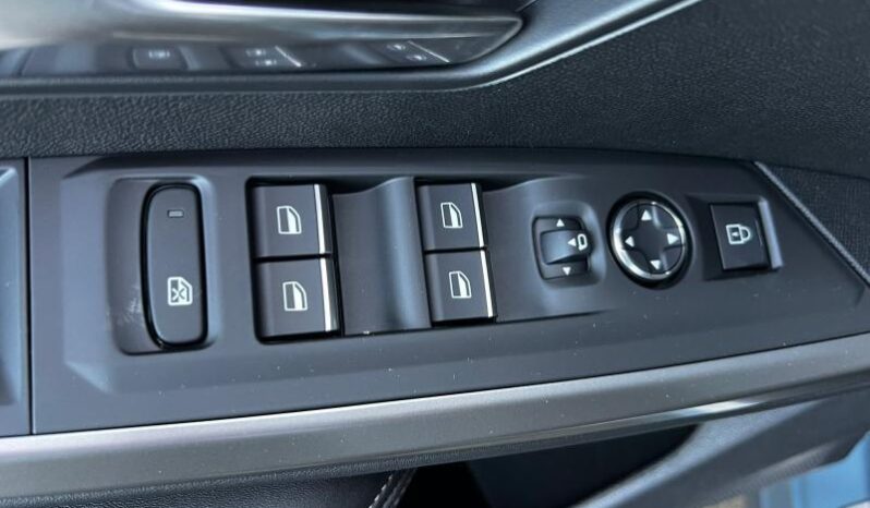 Peugeot 5008 GT complet