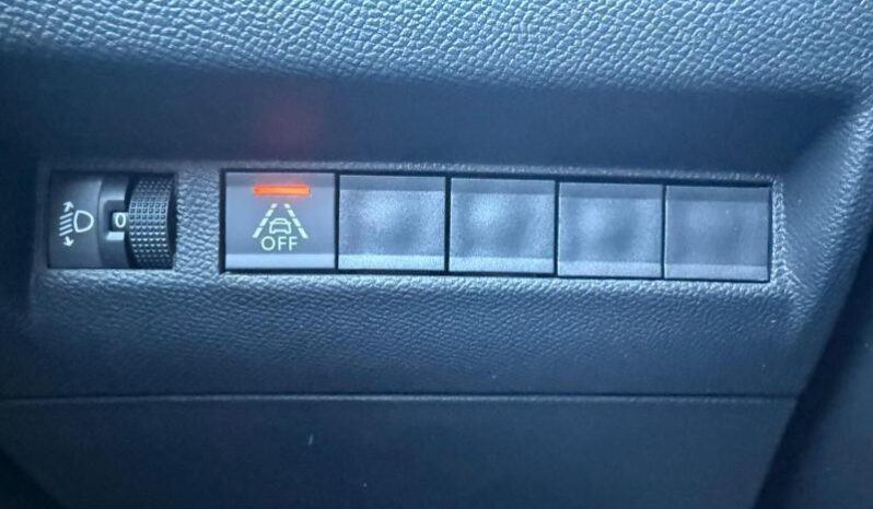 Peugeot 208 Allure / EAT8 / Carplay complet