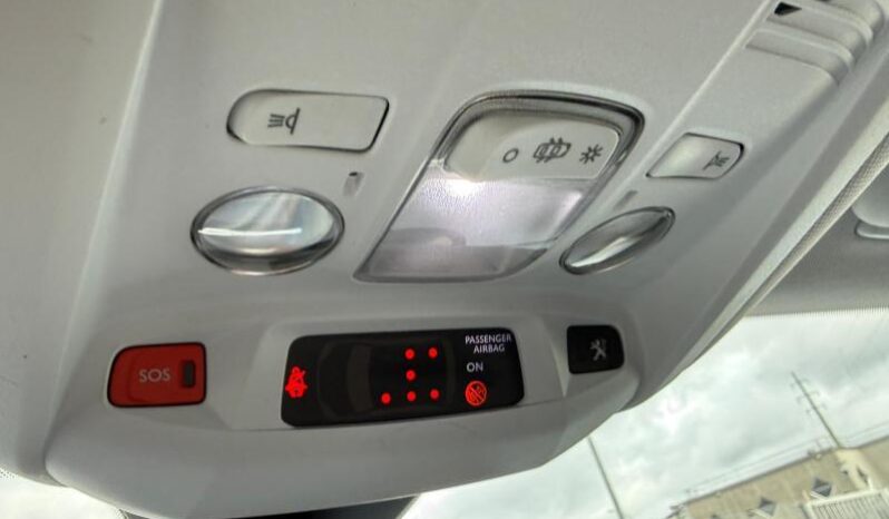 Peugeot 5008 Allure / EAT8 / 7 Places complet