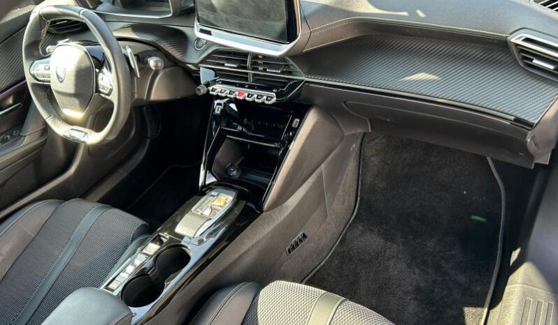 Peugeot 2008 GT / E-DSC6 / MHEV / 136ch complet