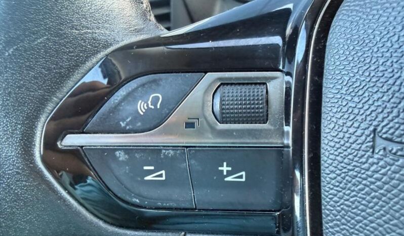 Peugeot 208 Active / 100ch / Carplay complet