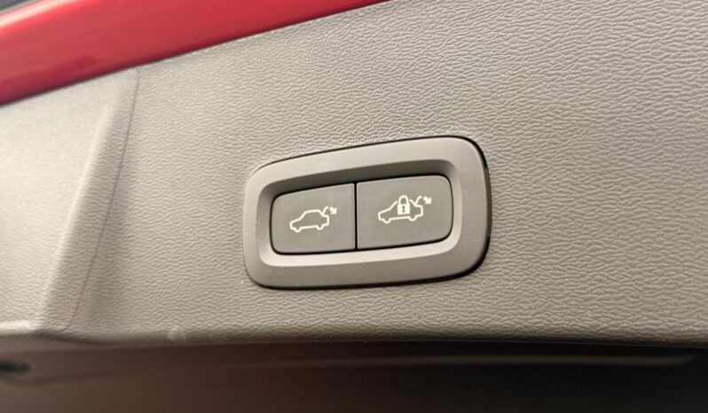 Volvo XC40 B3 / Mild Hybrid / Core complet