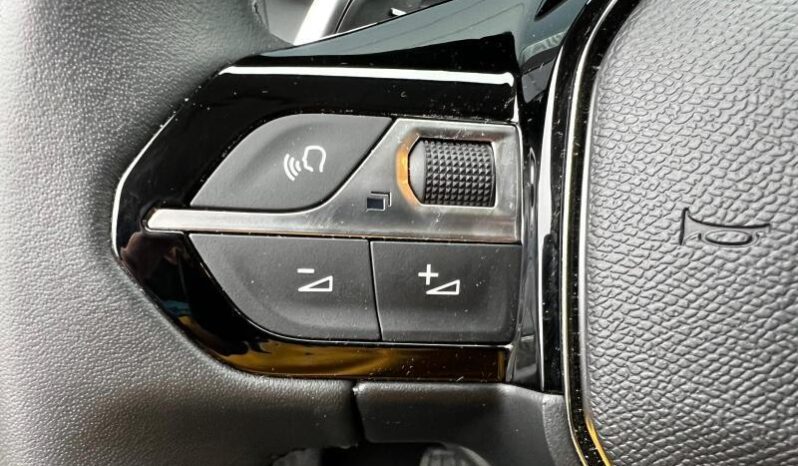 Peugeot 208 Allure / MHEV / E-DSC6 complet