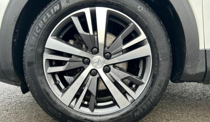 Peugeot 5008 Allure Pack / 1.5 BlueHDI / EAT8 complet