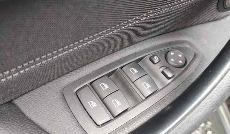 BMW Serie X X1 Sport Line / Auto / 18d complet