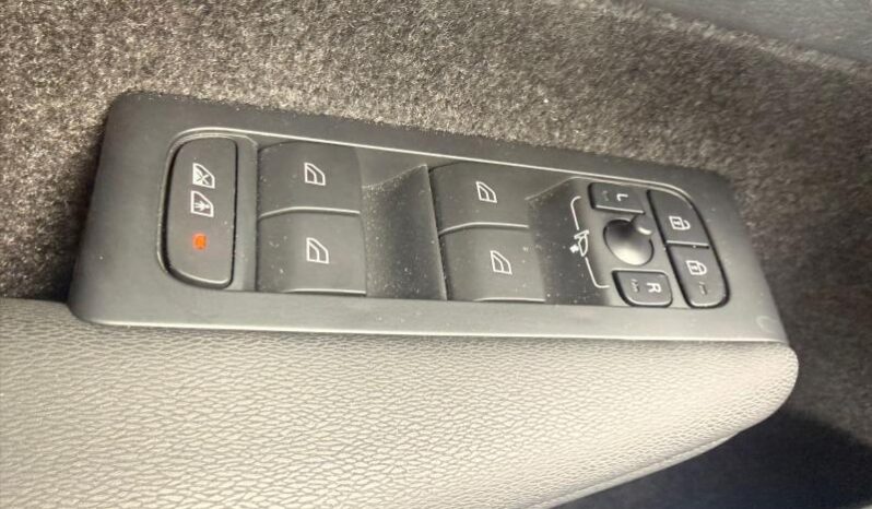 Volvo XC40 B3 / Mild Hybrid / Core complet