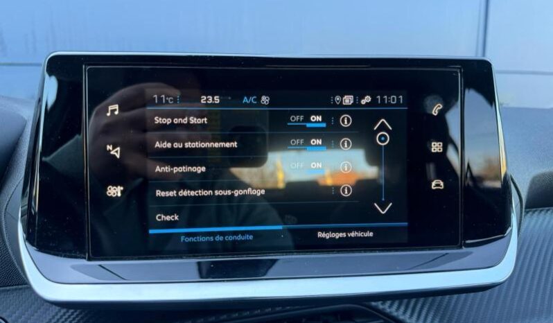 Peugeot 208 Allure / EAT8 / Carplay complet