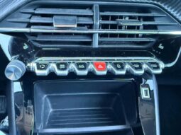 Peugeot 2008 Active / sièges chauffants / 130ch complet