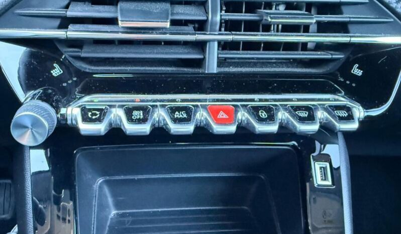 Peugeot 2008 Active / sièges chauffants / 130ch complet