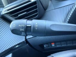 Peugeot 2008 Active / sièges chauffants / 130ch complet