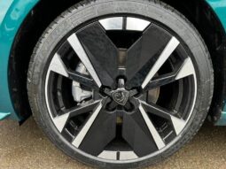 Peugeot 308 GT HYBRID complet