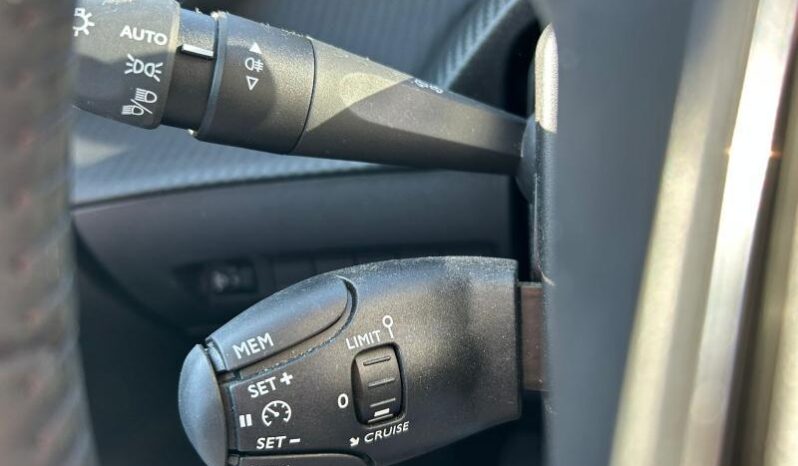 Peugeot 208 Allure / GPS / Carplay complet