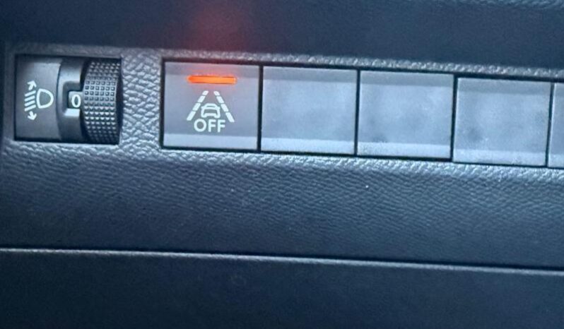 Peugeot 208 Active / 100ch / Carplay complet