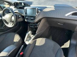 Peugeot 208 EAT6 / Tech Edition complet
