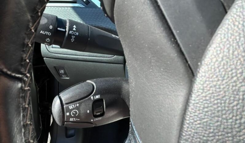 Peugeot 208 EAT6 / Tech Edition complet