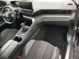 Peugeot 5008 Style / 7 places / 1.5 BlueHDI complet