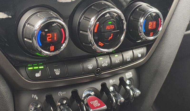 MINI Cooper D Countryman Auto / Sièges Sport / LED Headlights complet
