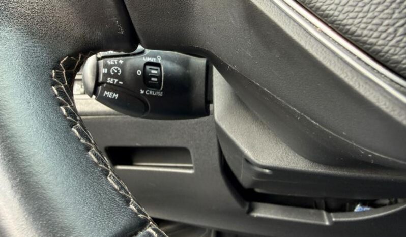 Peugeot 5008 Allure / EAT8 / 7 Places complet