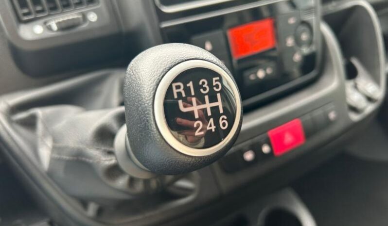 Peugeot Boxer L2H2 / 140ch / 2.2 BlueHDi complet