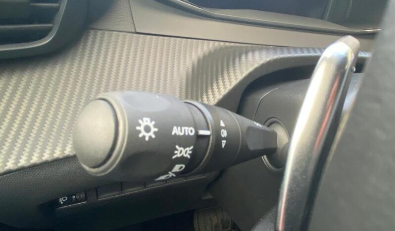 Peugeot 208 Allure / e-DCS6 complet