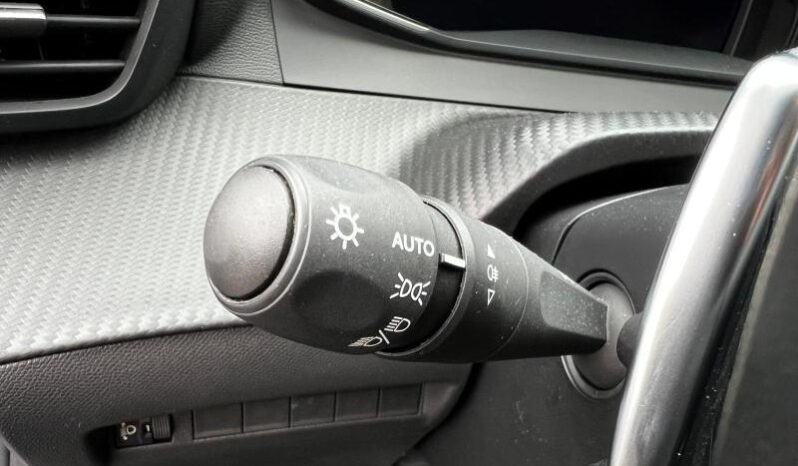 Peugeot 208 Allure / MHEV / E-DSC6 complet