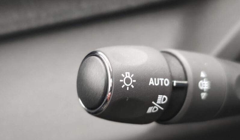 Peugeot 308 Allure / Hybrid / Dispo avril 26 complet