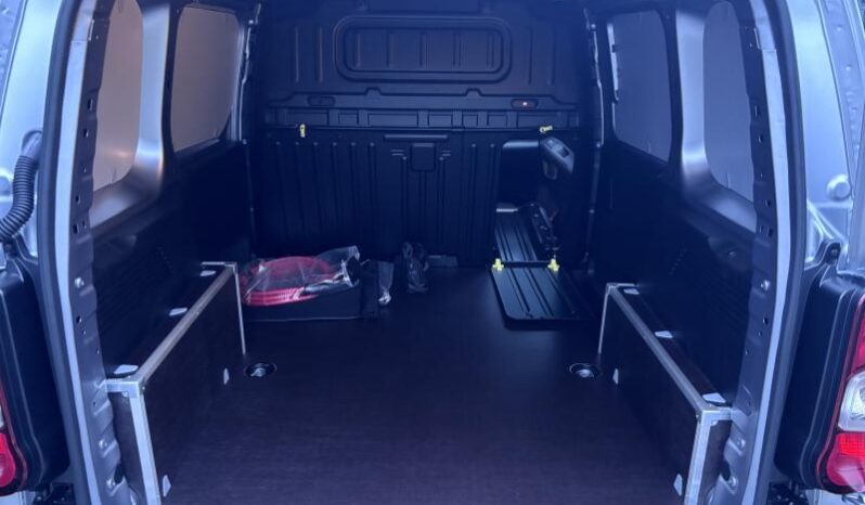 Peugeot e-Partner e-Partner / CarPlay / Heavy / 50 KWh complet