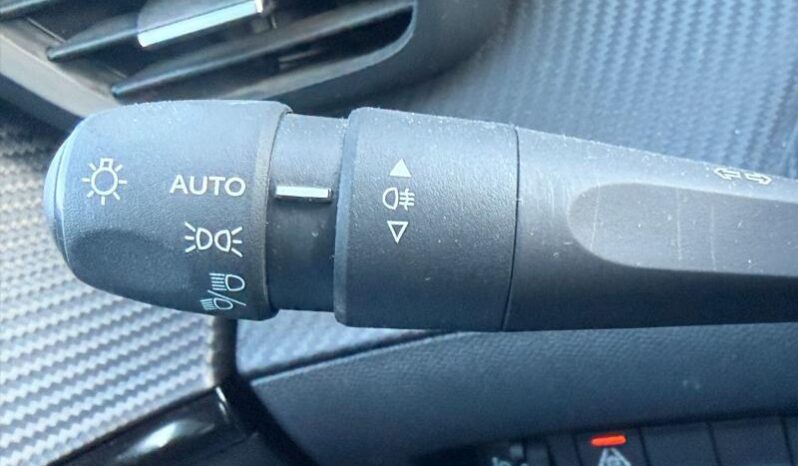 Peugeot 208 Active / 100ch / Carplay complet